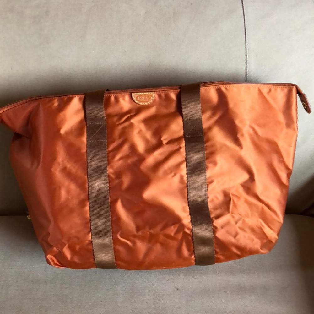 Foldable packable Brics nylon tote with long strap